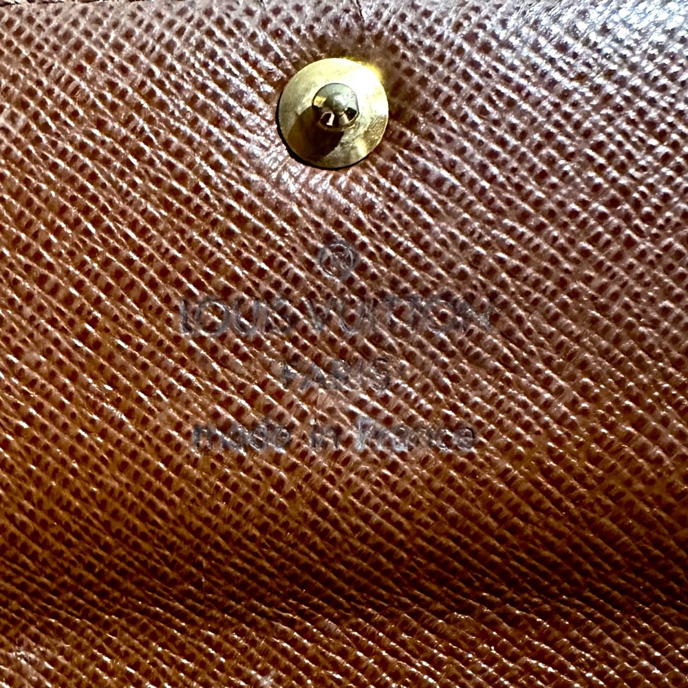 AUTHENTIC Louis Vuitton wallet. Monogram pattern. - Picture 10 of 12